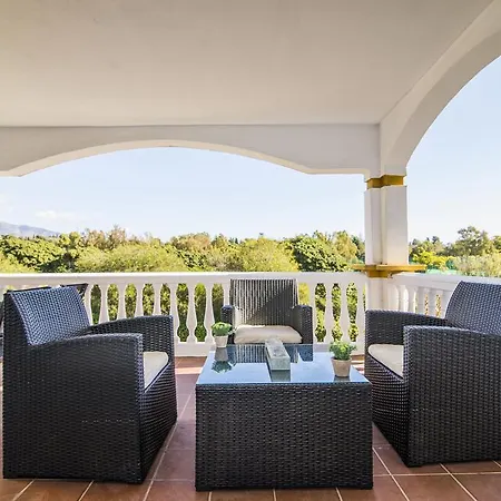 Dama De Noche Golf & Shopping Apartment *