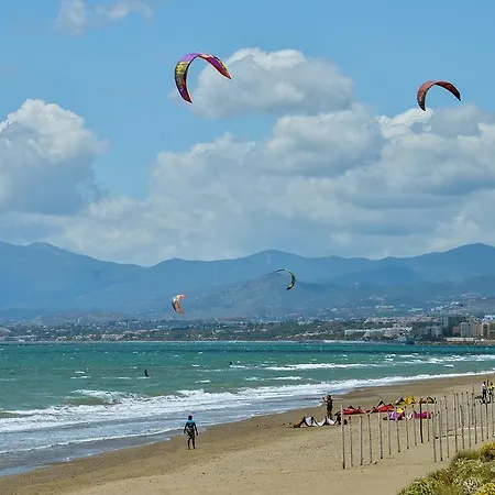 Dama De Noche Golf & Shopping Apartment Marbella